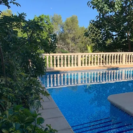 Beautiful 6 Bedroom With Pool *