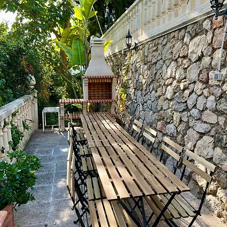 Beautiful 6 Bedroom With Pool *